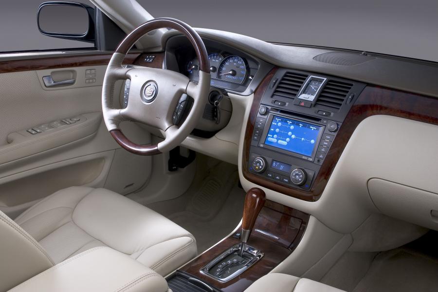 Cadillac DTS 2006 года  (фото 6 из 41)